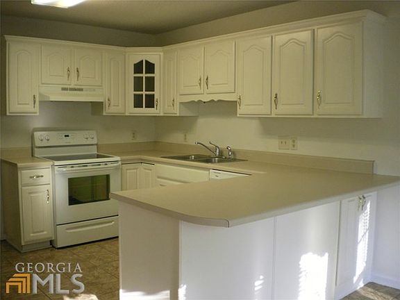2nd image of 2551 Westover Dr