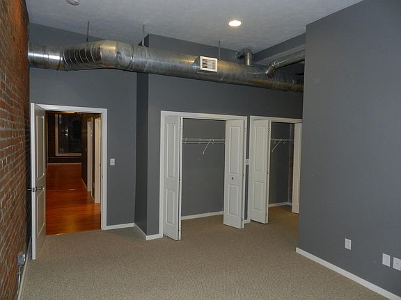 5th image of 317 S Clinton St #3A