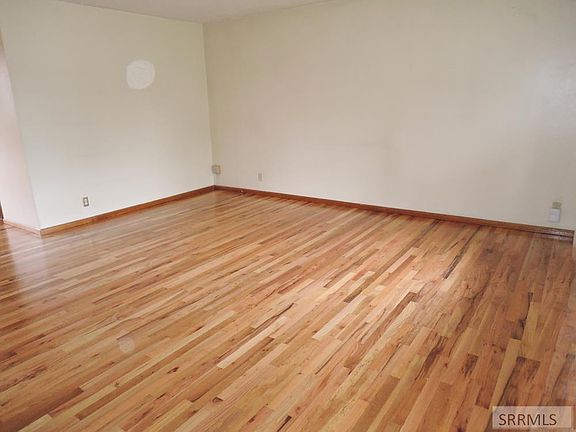 2nd image of 1546 Halsey St