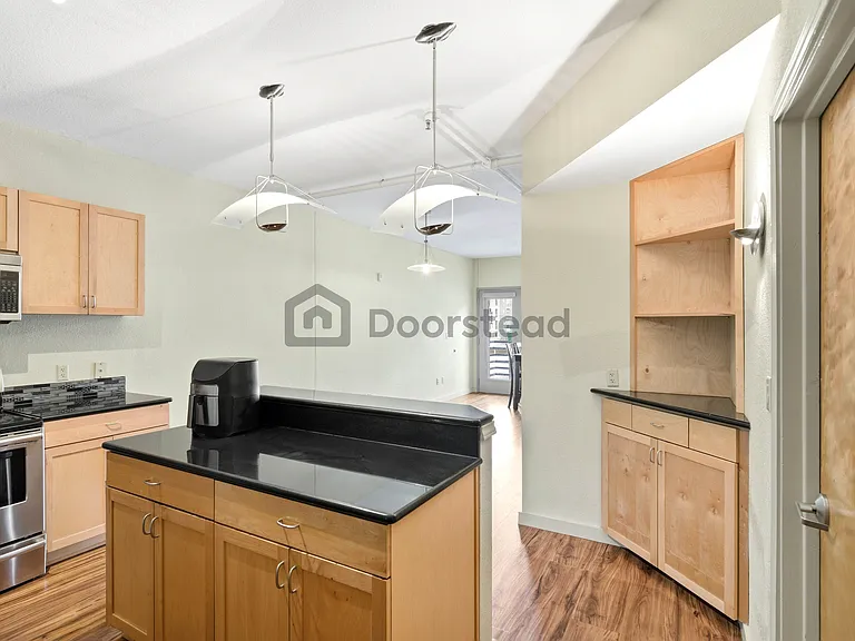 711 W 26th St #303 — Photo 5