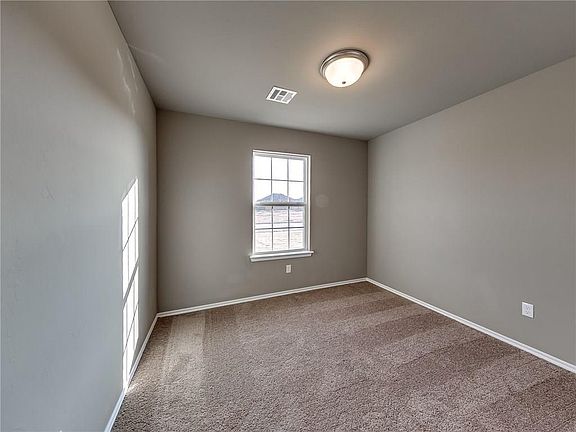 5th image of 1007 N Trappers Ct