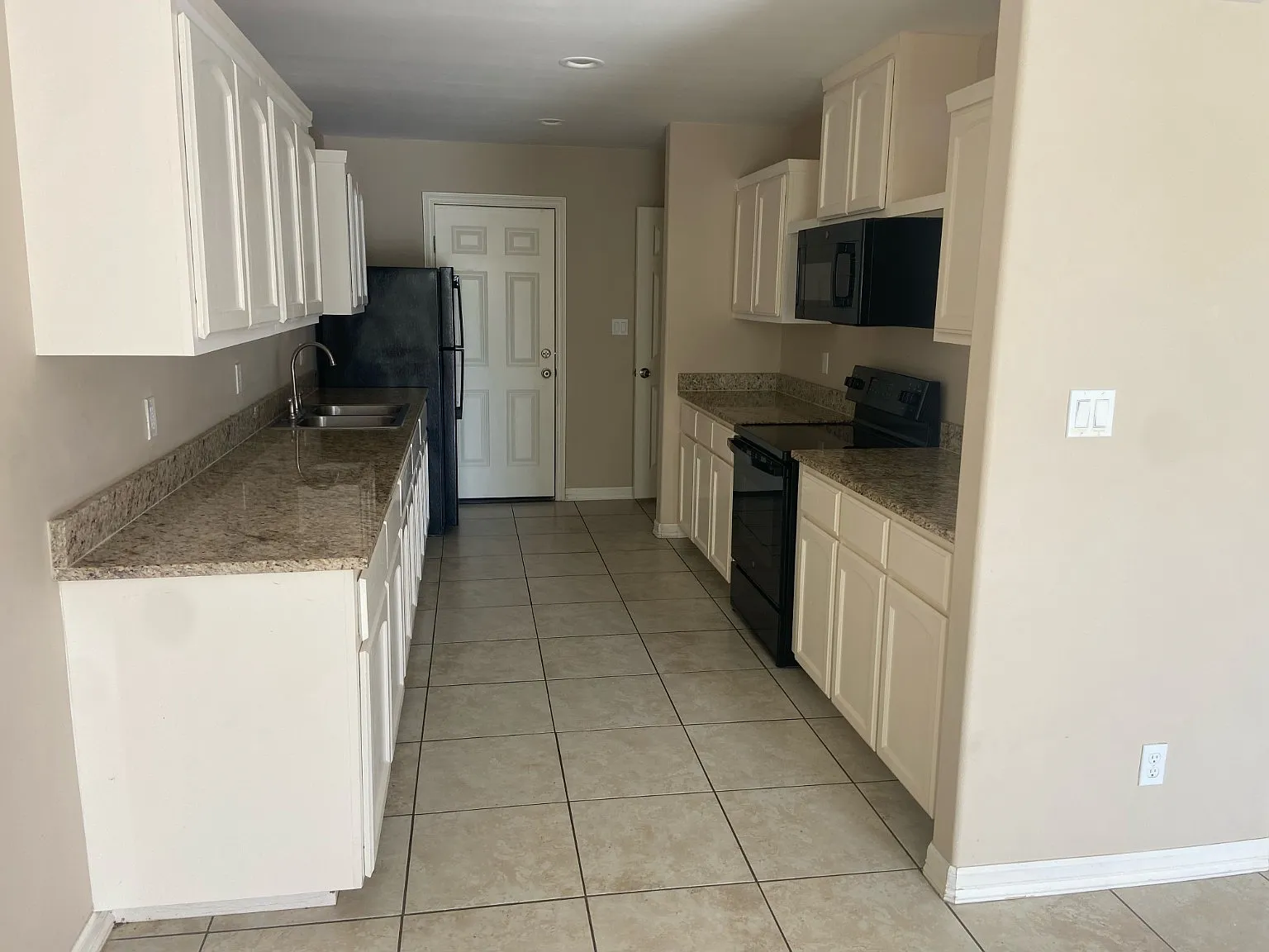 3 bed, 2.5 bath, 1130 sqft, $1,500 — Photo 4