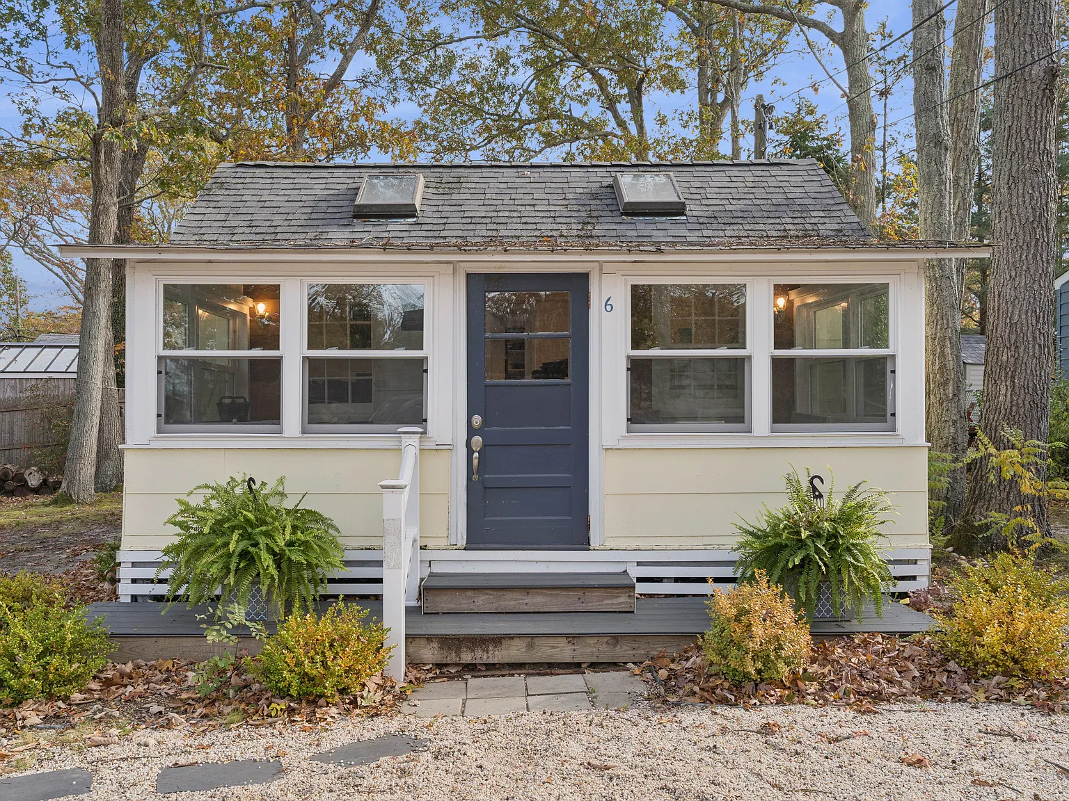 Cozy Beach Cottage — Photo 2