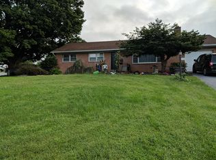 938 Park St, Waynesboro, PA 17268
