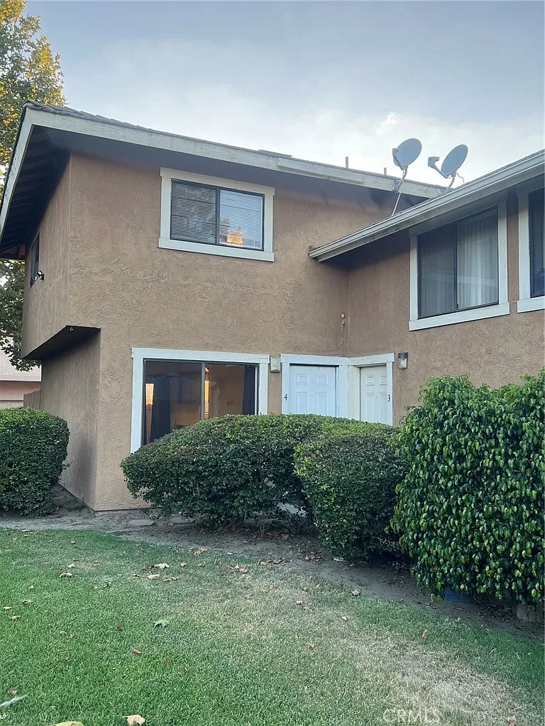 3 bed, 1.5 bath, 1200 sqft, $2,800 — Photo 1