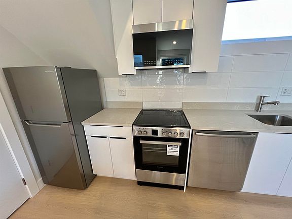 5th image of 5482 Quebec St