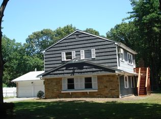 23 Sedgewick Ln, Stony Brook, NY 11790