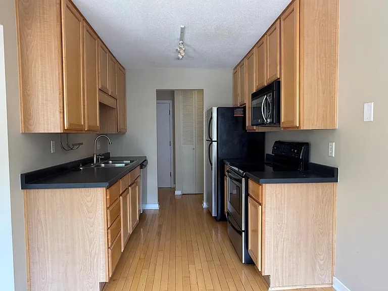 1770 Bryant Ave S #217 — Photo 9