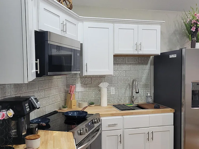 1544 N Main St — Photo 11