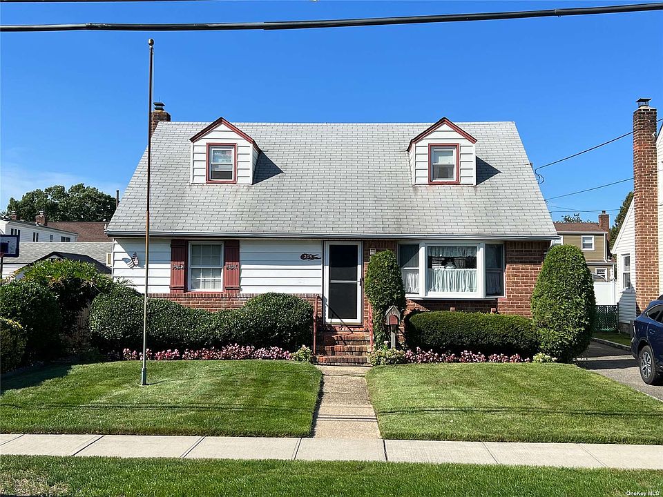 209 Roslyn Avenue, Carle Place, NY 11514 Zillow