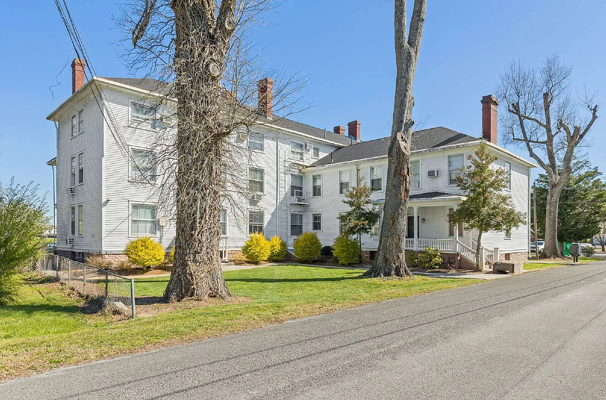 Building Photo - 103 Barnhardt Cir #8
