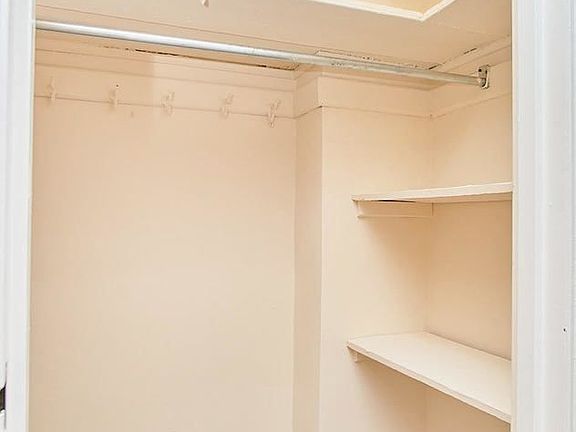 4th image of 135 E 50th St #4DD