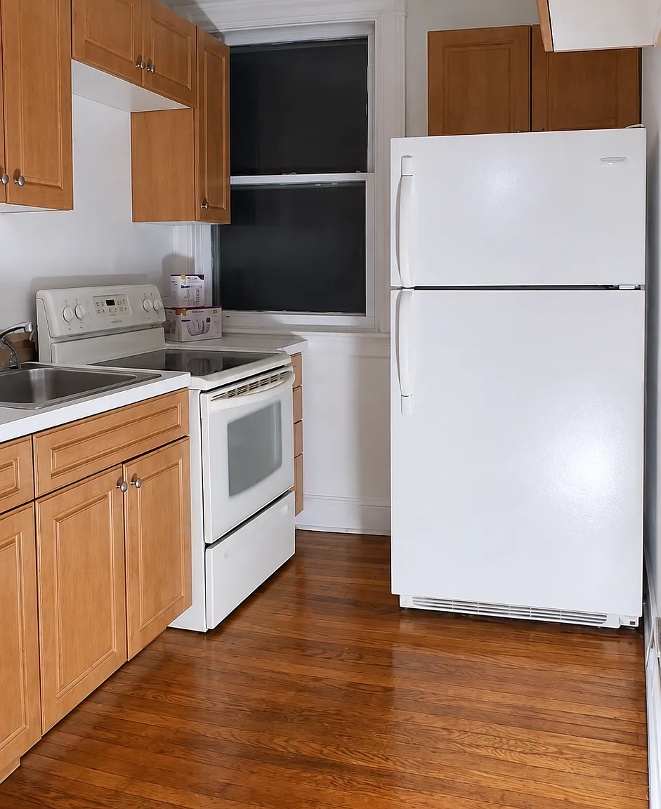 1 bed, $990 — Photo 1