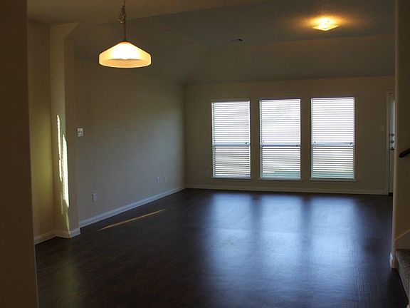 5th image of 2618 Montecito Ln