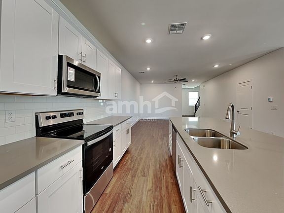 3rd image of 6060 W Paseo Hilario