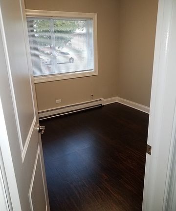 3rd image of 320 Beach Ave APT 1A