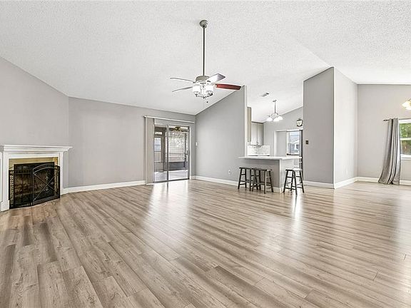 4th image of 41 Oakley Dr