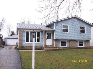 819 Beech Dr, Bolingbrook, IL 60440