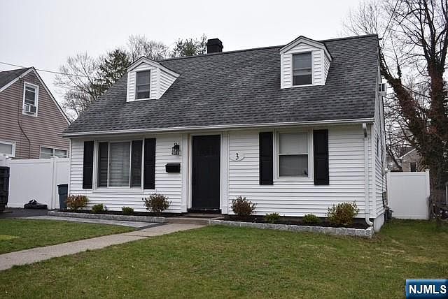 1st image of 3 Emmett Pl