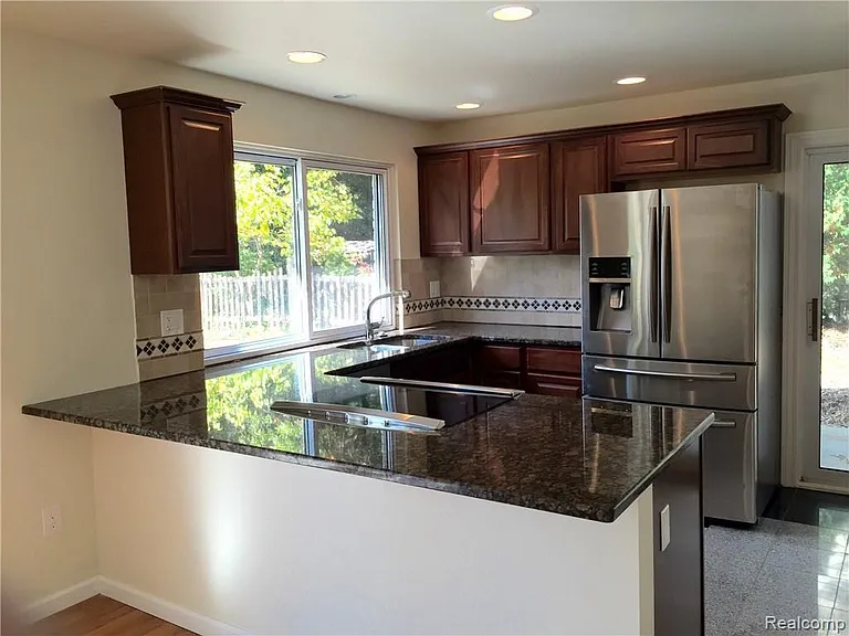 4307 Cypress Dr — Photo 2