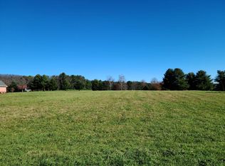 2724 Fairway Dr, Draper, VA 24324