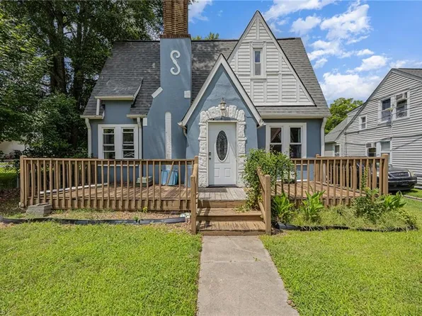 4 Elliott Dr, Thomasville, NC 27360