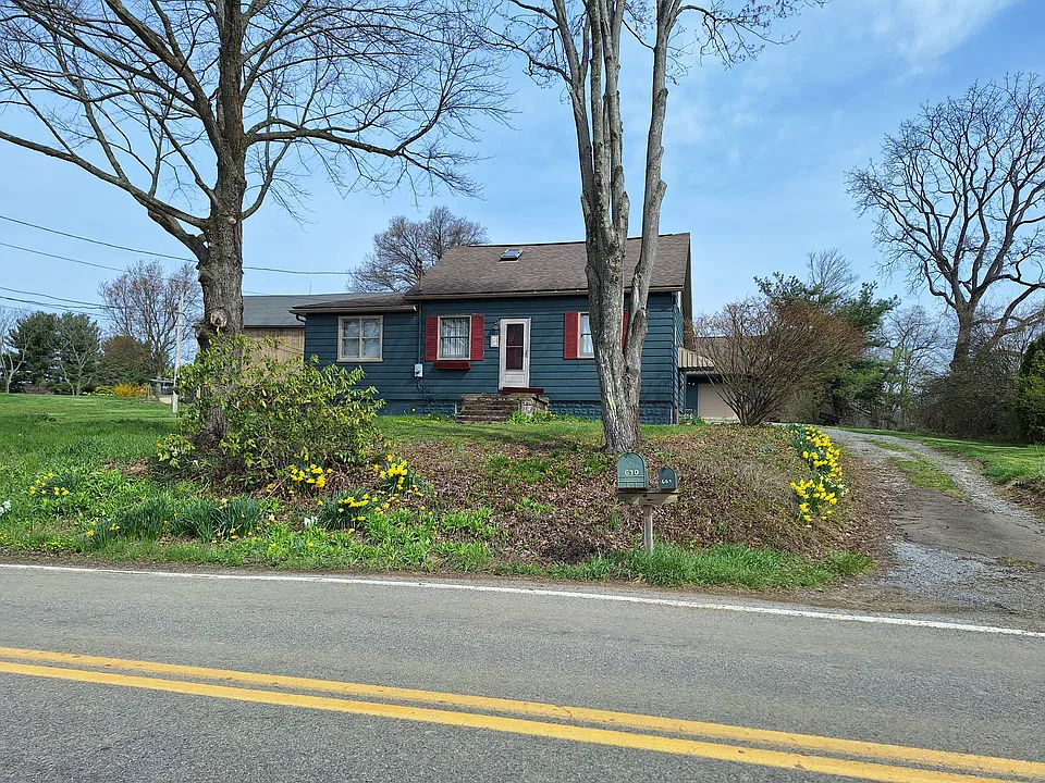 664 Tulip Dr