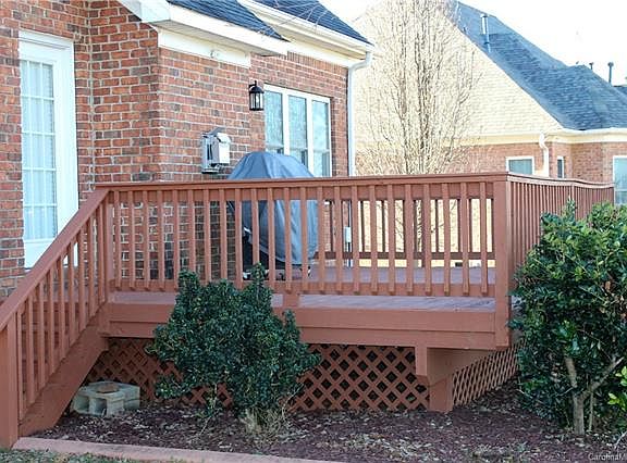 2nd image of 124 Hunters Hill Dr