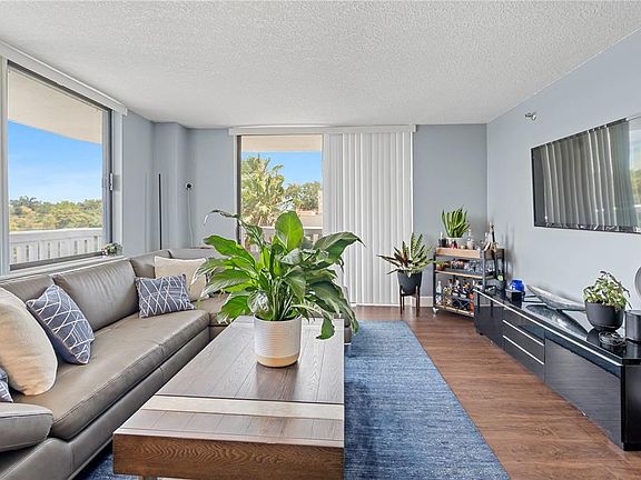 5th image of 400 E Colonial Dr APT 207
