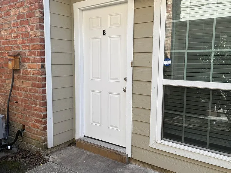 8216B Governor Dr — Photo 2