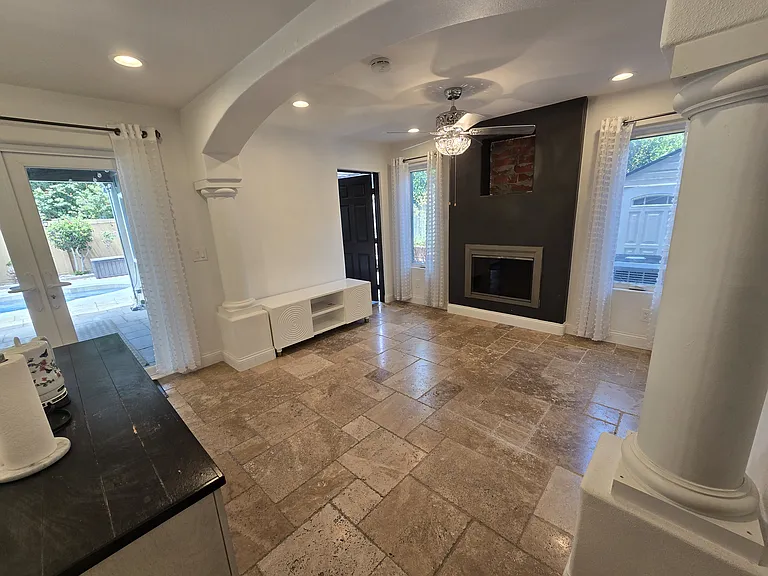 12870 Prairie Dog Ave — Photo 11