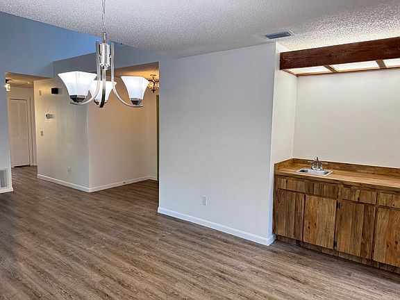 5th image of 15612 Bear Creek Dr