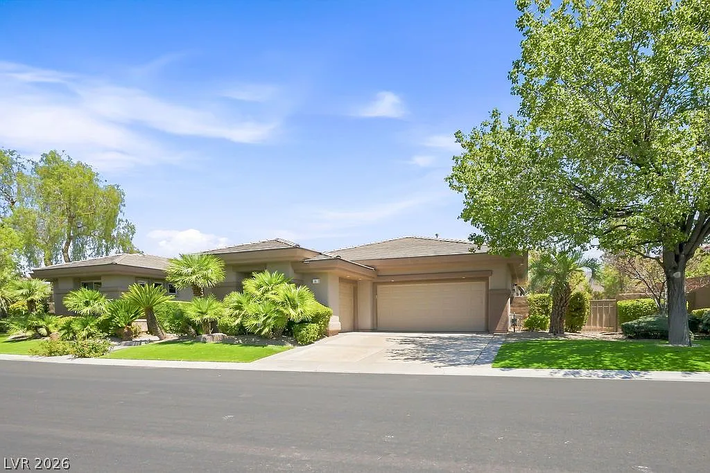 5 bed, 4.5 bath, 3942 sqft, $5,700 — Photo 3