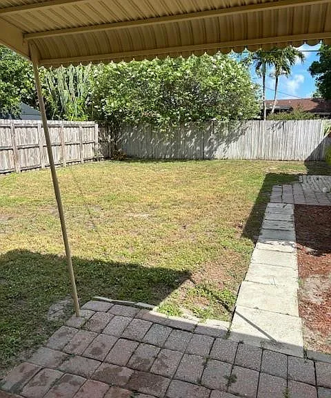 4330 NW 10th St — Photo 8