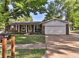 1007 Dorne Dr, Ballwin, MO 63021