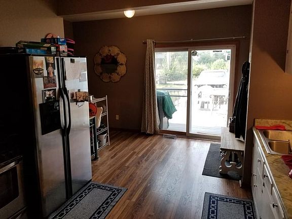 3rd image of 209 East 8th