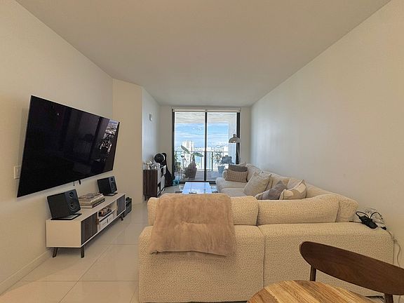 5th image of 1600 NE 1st Ave #3001