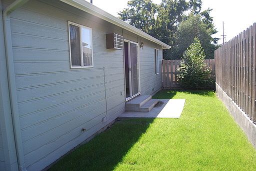 2nd image of 1002 Speyers Rd #A