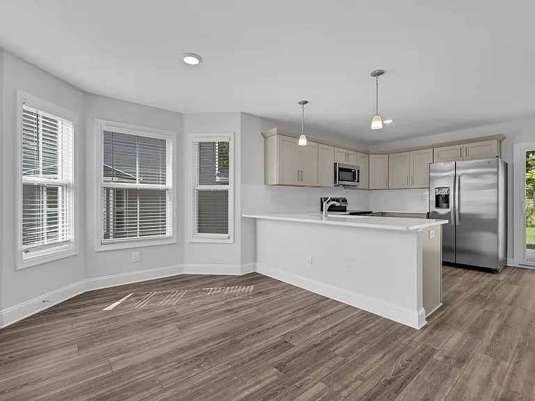 225 Limestone Point Dr — Photo 1