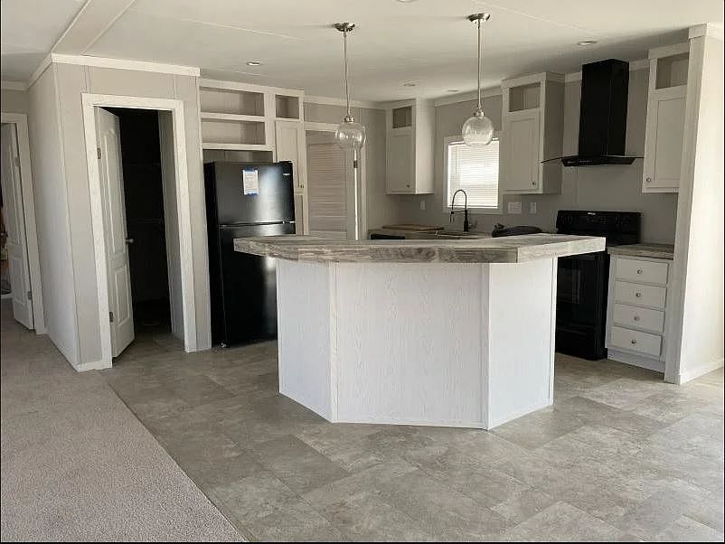 1st image of 7601 Daffan Ln #600