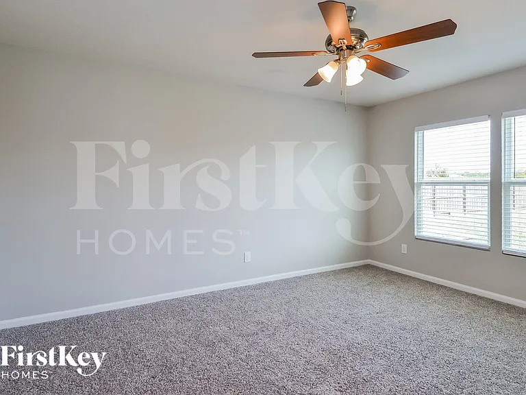 212 Blue Creek Way St — Photo 8