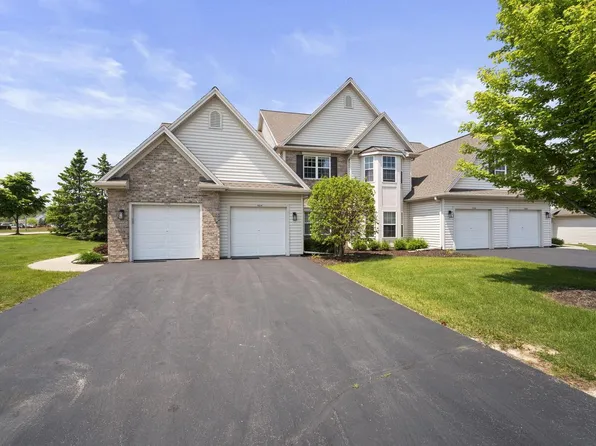 1820 Stoney LANE, Slinger, WI 53086