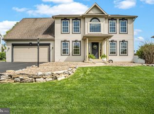 432 Farmhouse Ln, Palmyra, PA 17078