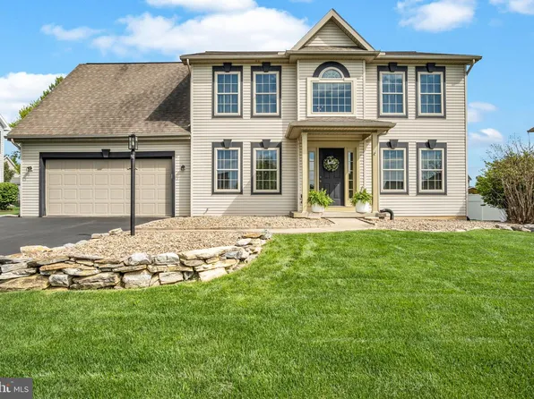 432 Farmhouse Ln, Palmyra, PA 17078
