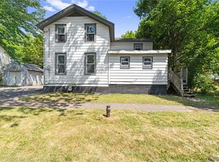 303 E Ellis St, East Syracuse, NY 13057