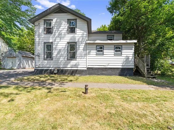 303 E Ellis St, East Syracuse, NY 13057