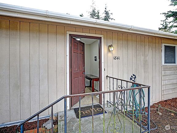 3rd image of 1841 NE 7th Avenue