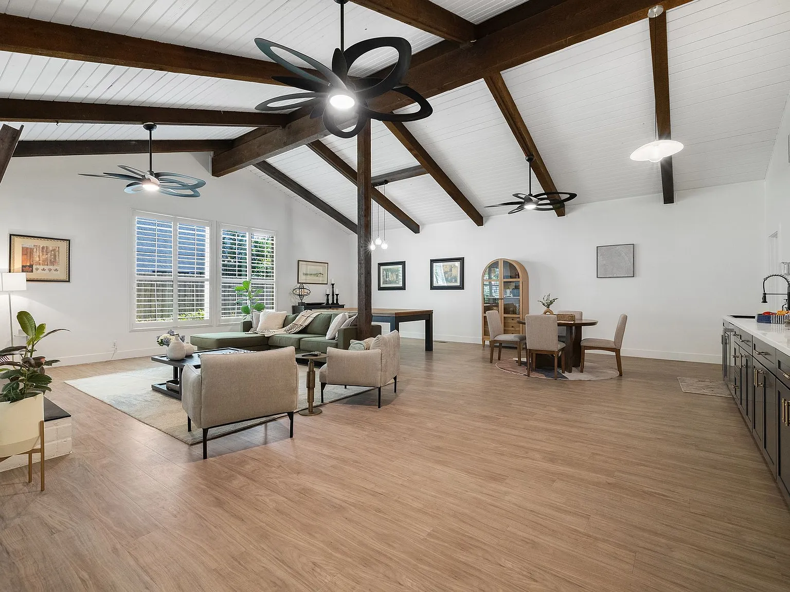 Villa Del Mar Apartments — Photo 3