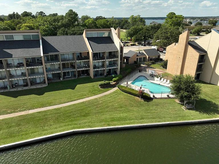 12600 Melville Dr #318B — Photo 31