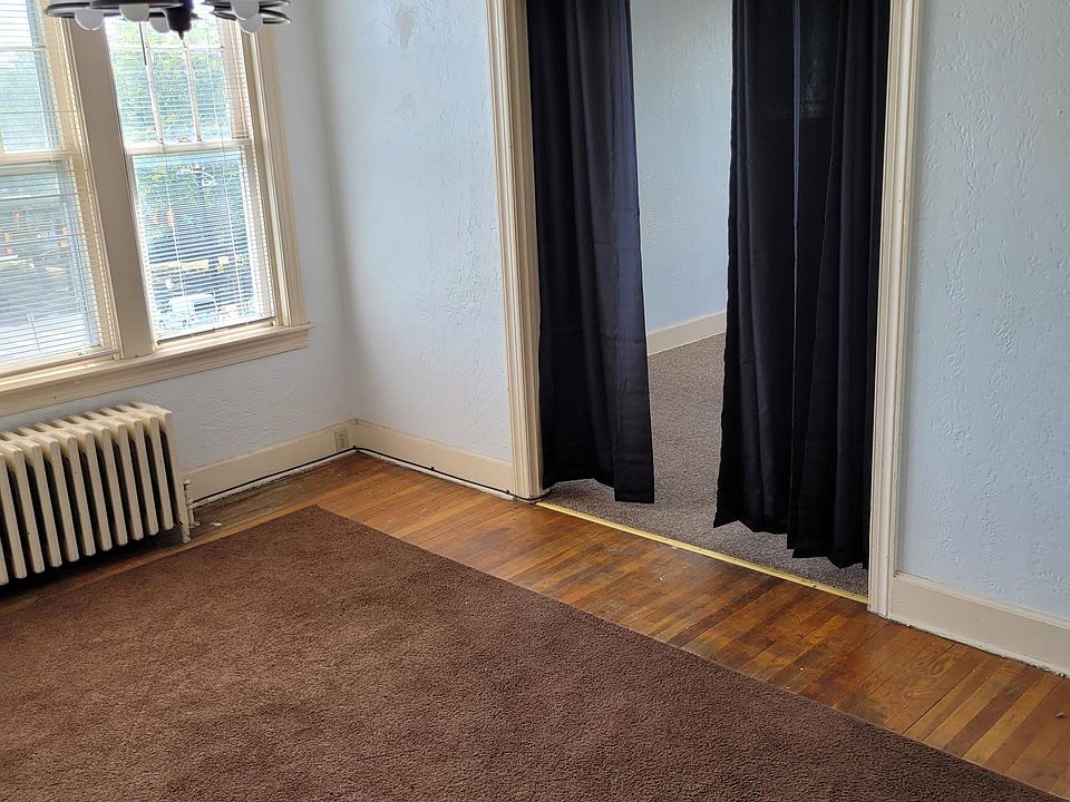 2nd image of 315 1/2 S 15th St